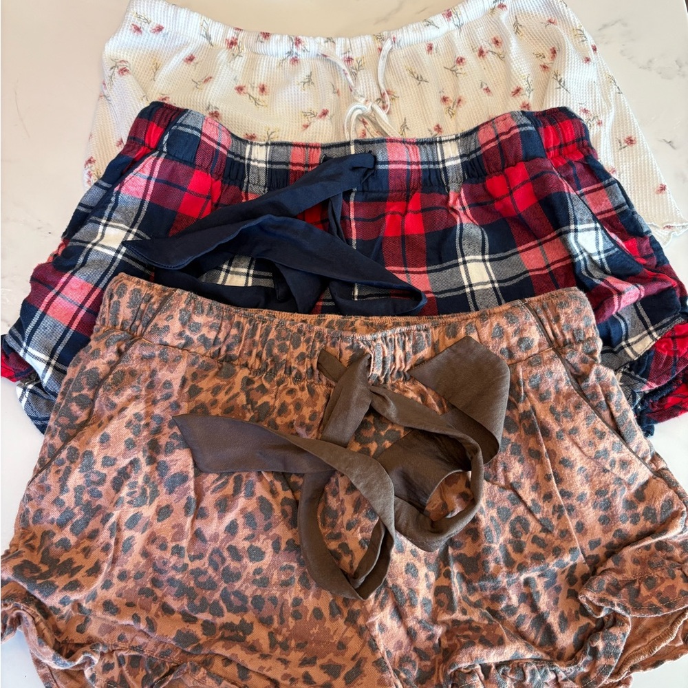 Assorted Women's Pajama Shorts Set - Picture 4 of 5